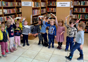 Wizyta w bibliotece naszych Biedronek.