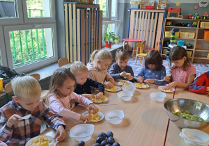 Jesienna sałatka owocowa grupy III.